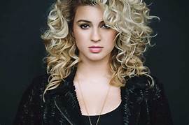 Artist Tori Kelly